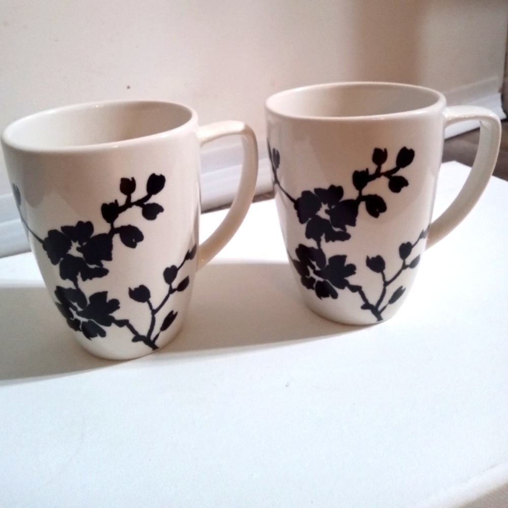 Coventry Set of 2 "Mon Cherry " 8 oz. Mugs
